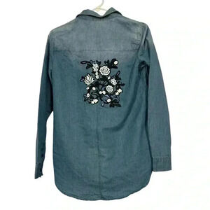 Polly & Esther Floral-Embroidered Button Up Shirt Chambray Women's Top S NWT